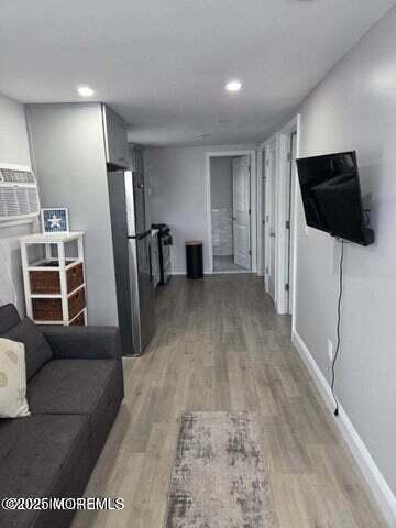Foto del edificio - 247 Sherman Ave