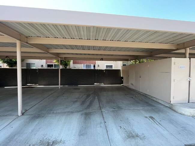 Foto del edificio - COMING SOON! 3 Bed in Indian Canyon Gardens