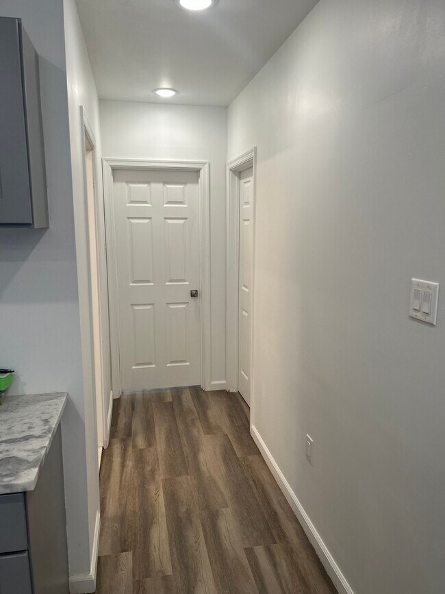 Photo - 12th st Apartment