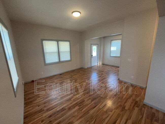 Photo - 27 Ferndale Ave House