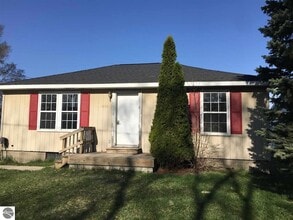 Building Photo - 1850 Airway Dr