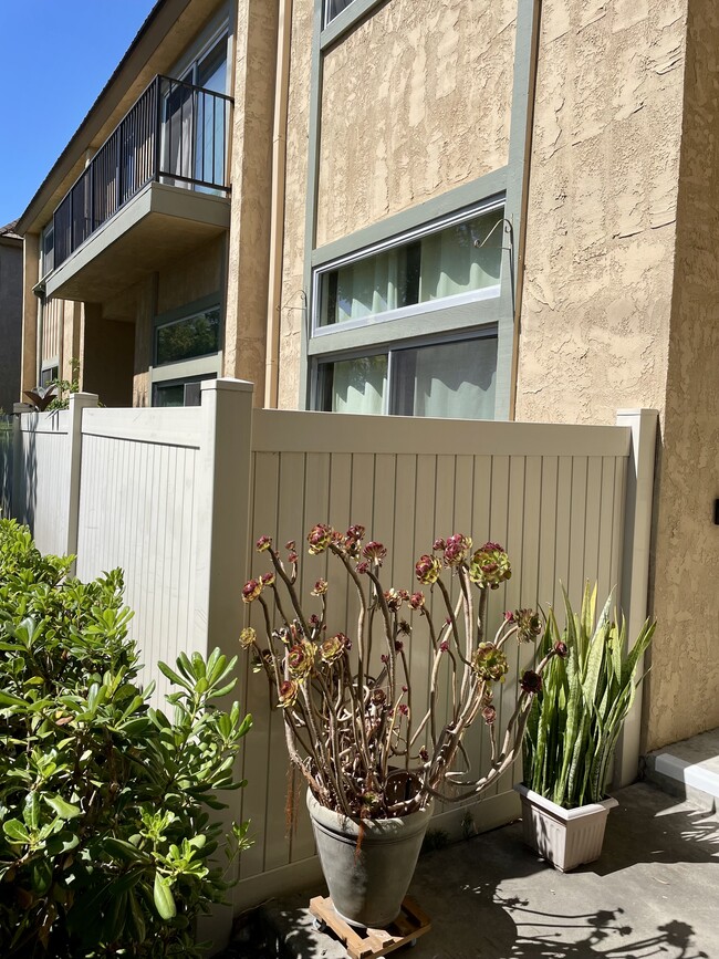 Patio front - 2742 Meadow Lark Dr