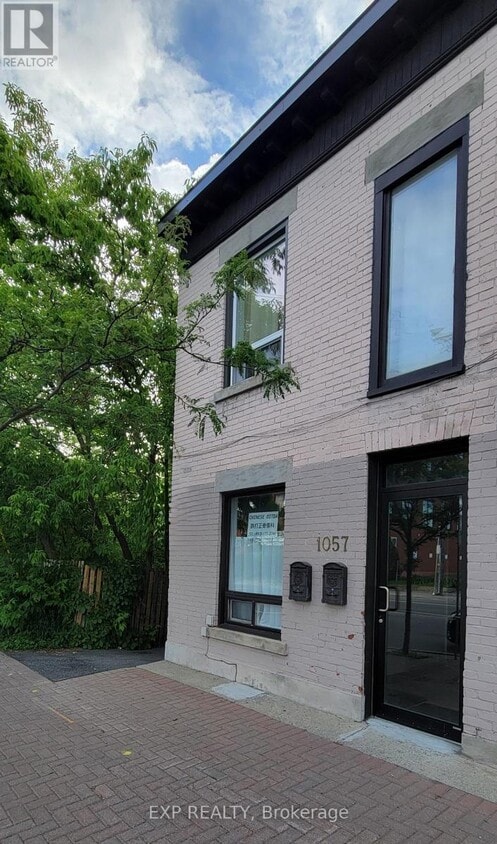 Photo principale - 1057-1057 Somerset St W