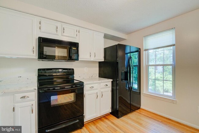 Building Photo - 1506 Autumn Ridge Cir