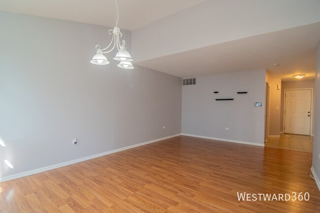 Building Photo - 2835 Rutland Cir