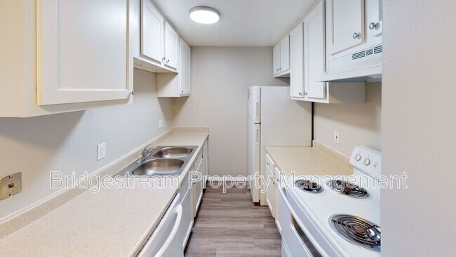 Foto del edificio - 4840 Springfield St