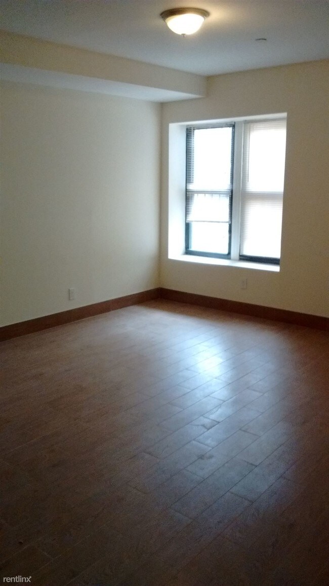 Building Photo - 2 br, 2 bath  - 562 W 183rd St