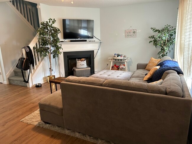 Building Photo - 10924 Pimlico Dr