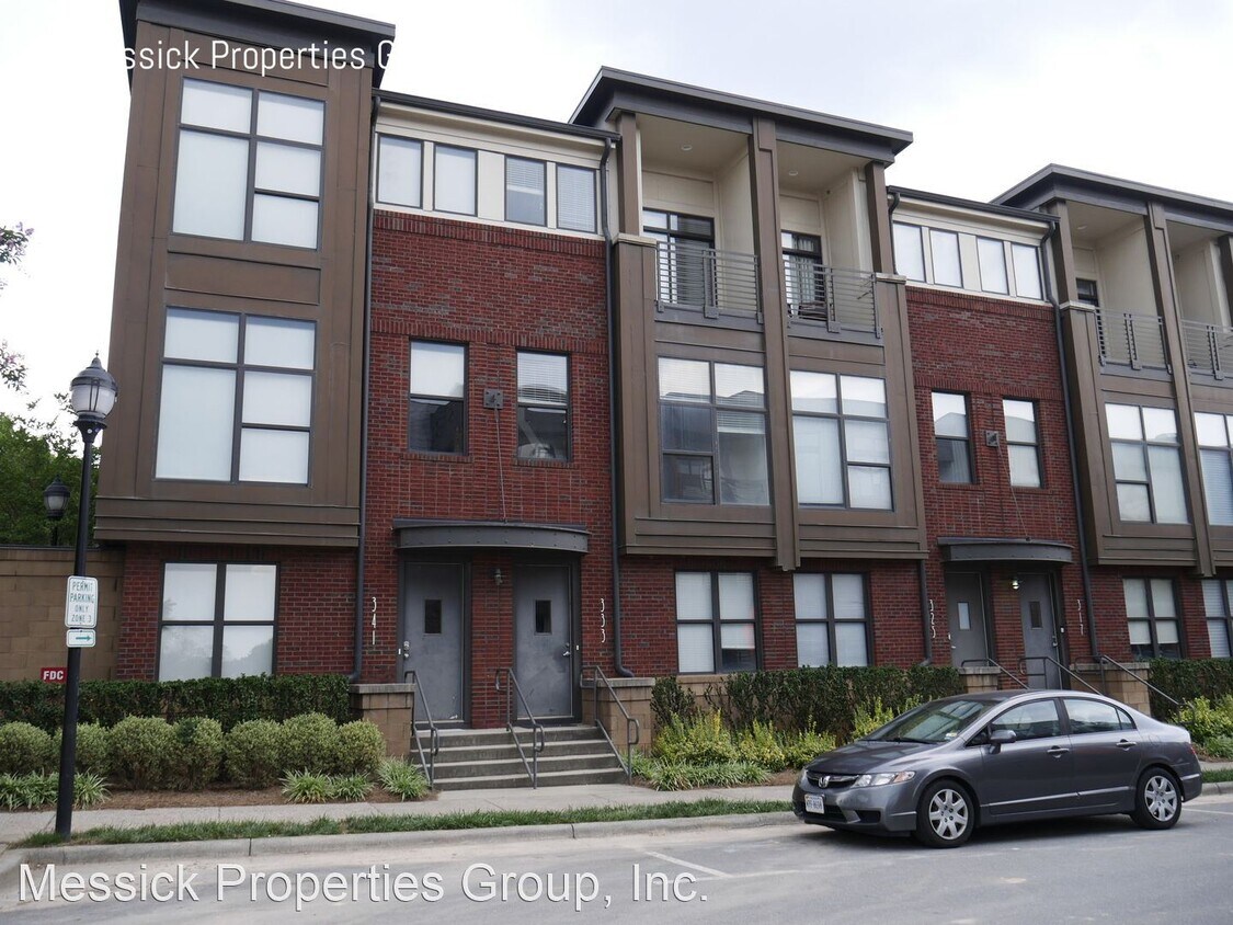Primary Photo - 2 br, 2 bath House - 333 N. Green Street