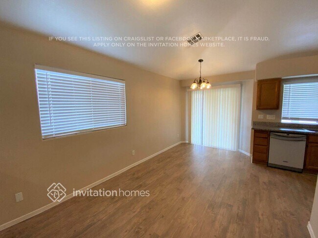 Building Photo - 8904 Chenin Ave