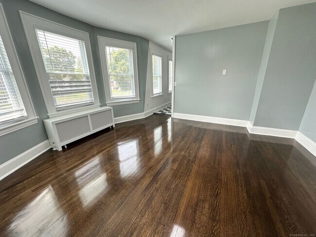 Foto del edificio - 433 Ridgefield Ave