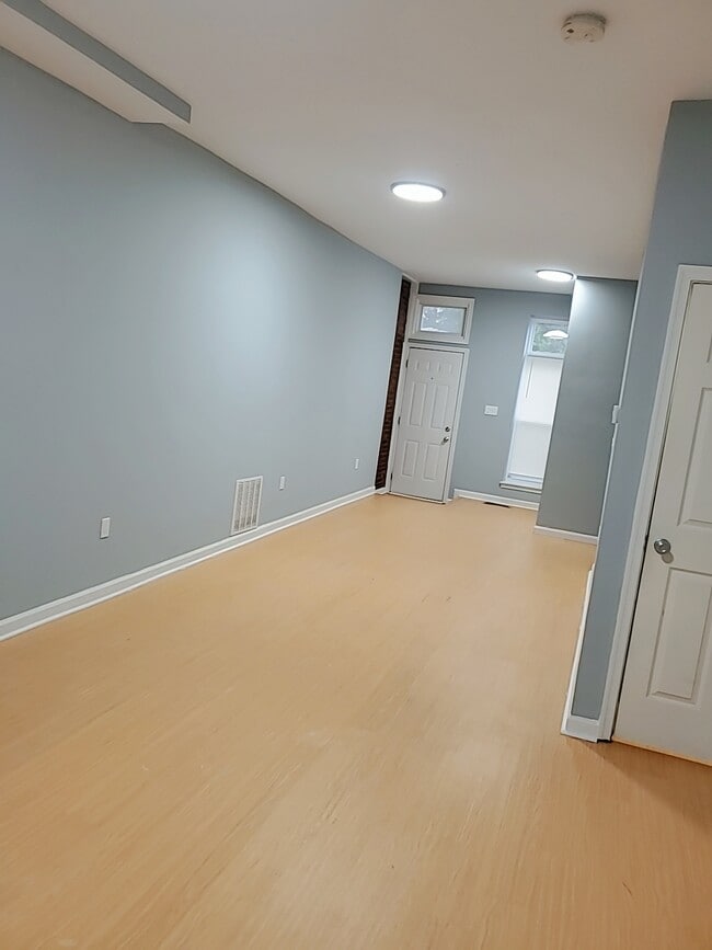 Building Photo - 1428 N Fulton Ave