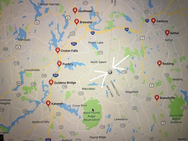 Foto del edificio - 300 Chestnut Hill Rd