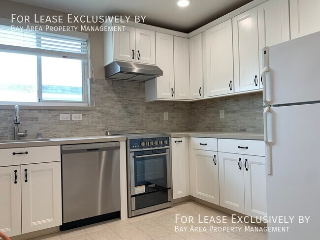 Foto del edificio - Remodeled 2 Bedroom with laundry in unit, ...
