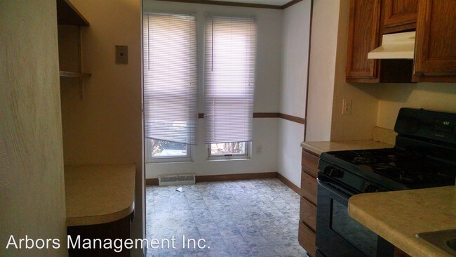 Building Photo - 2 br, 1 bath House - 711 CHAUTAQUA COURT