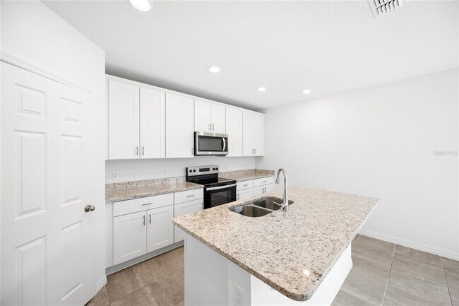 Building Photo - 2339 White Tail St