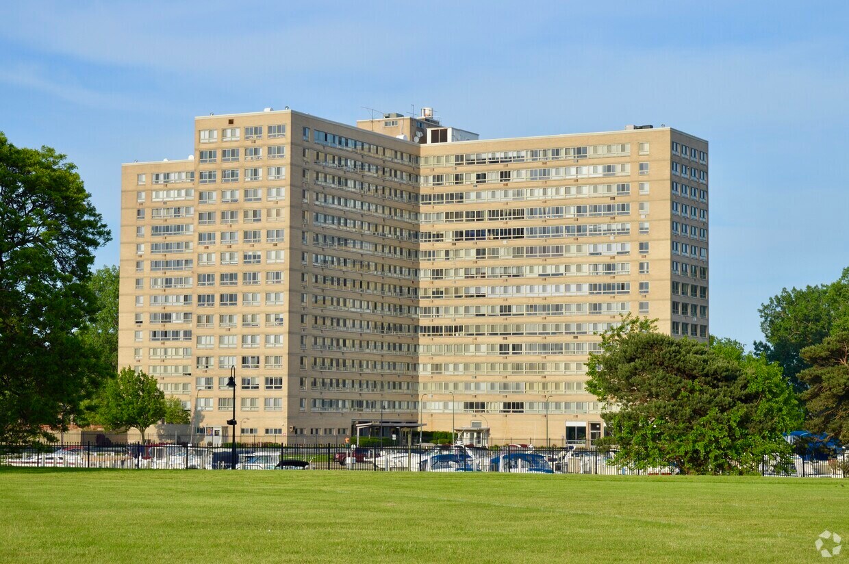 Building Photo - River House Co-Op Apartments