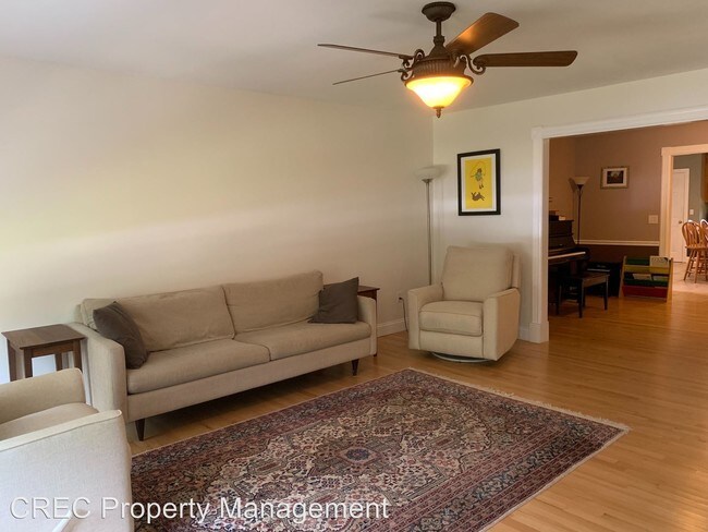 Building Photo - 4 br, 3 bath House - 883 Melrose Drive