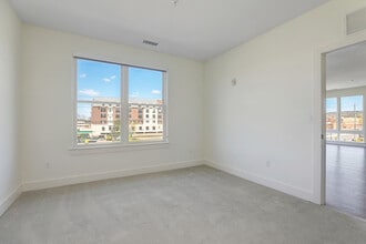Interior Photo - Vivian