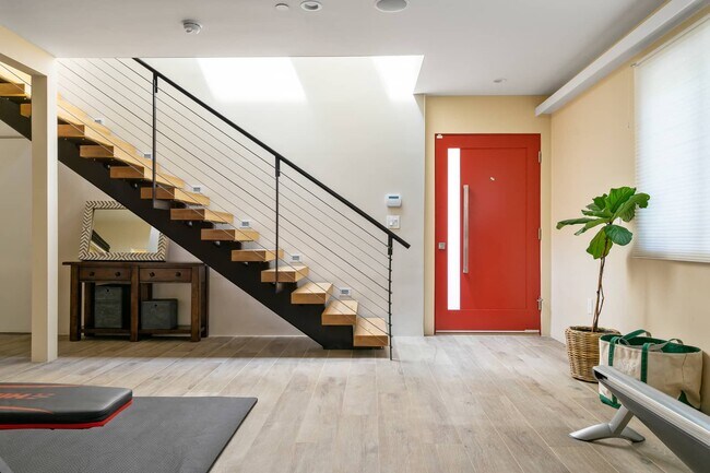 Foto del edificio - 939 N Beverly Glen Blvd