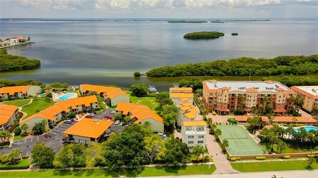 Foto del edificio - 1575 Pinellas Bayway S
