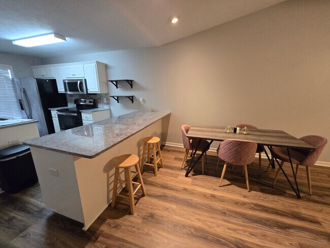 Building Photo - 2177 Bridgeton Rd