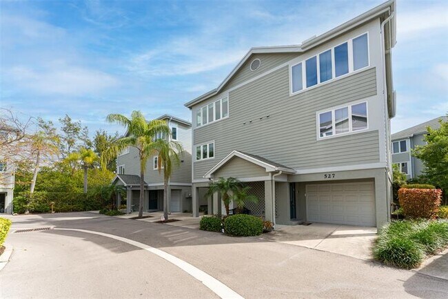 Foto del edificio - 529 Forest Way