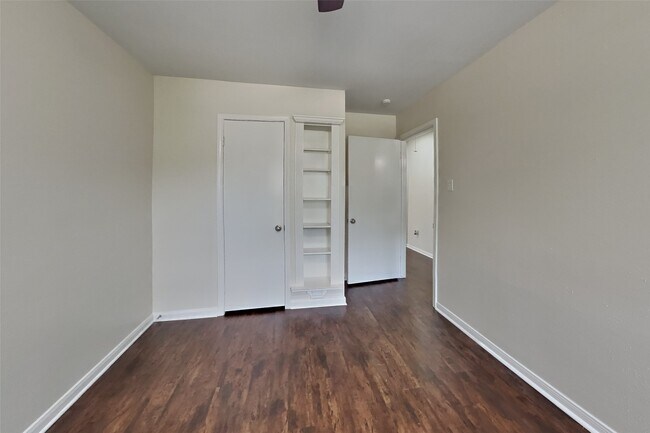 Foto del edificio - 2631 Sherwood Hollow Ln