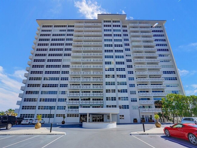 Foto del edificio - 2100 S Ocean Dr