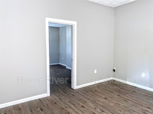 Foto del edificio - 630 W 8th St