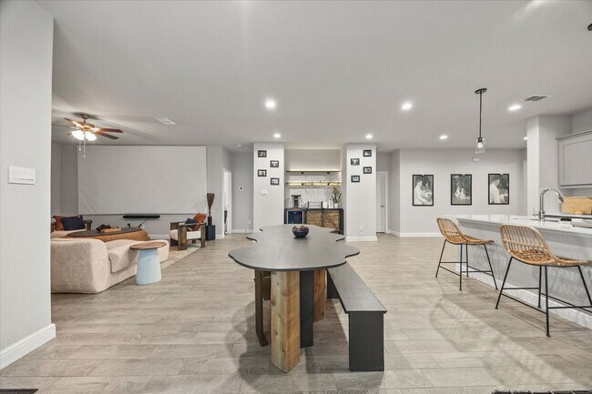 Building Photo - 1009 Croxley Wy