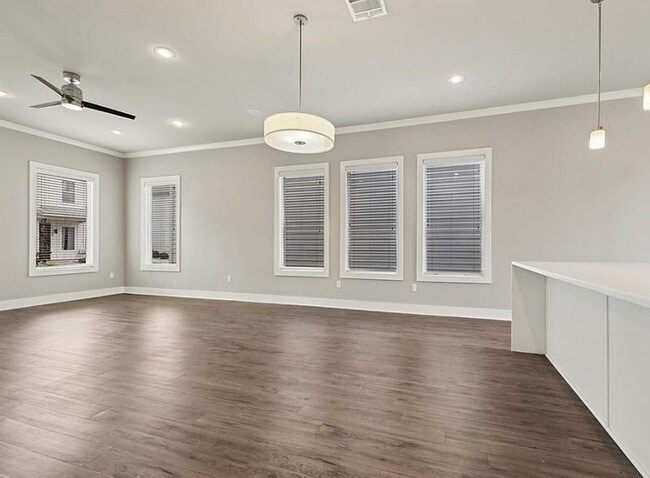 Building Photo - Modern 3BR/2.5BA Home in the Heart of Baton Rouge