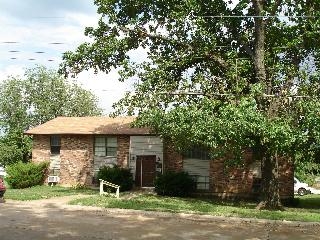 Building Photo - 421 N 9th St