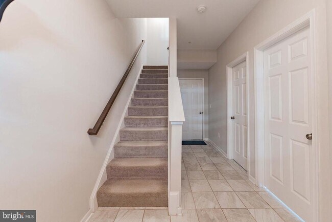 Building Photo - 14302 Potomac Heights Ln