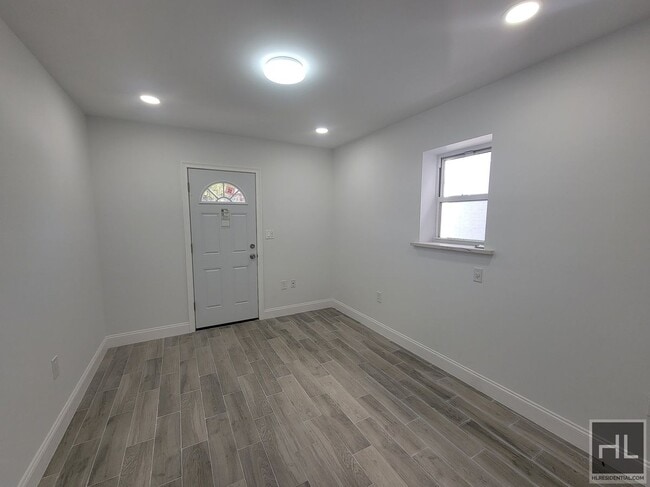 Foto del edificio - 184 Battery Ave