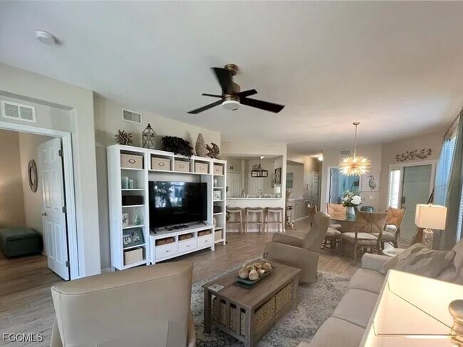 Foto del edificio - 10139 Colonial Country Club Blvd