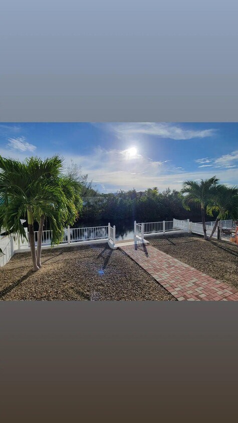 Foto principal - 137 Normandy Dr