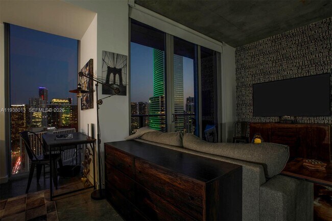 Foto del edificio - 151 SE 1st St