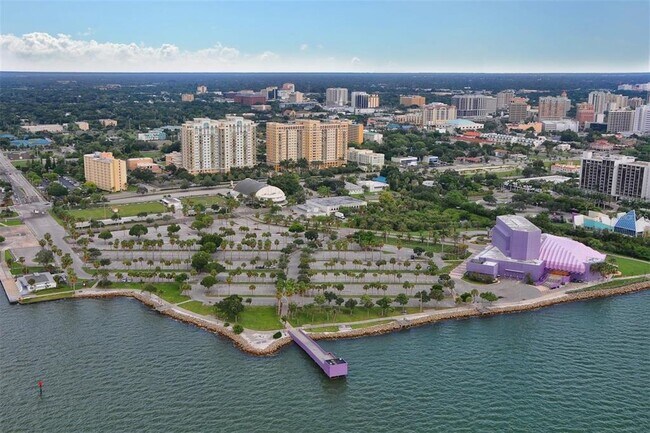 Foto del edificio - 750 N Tamiami Trl