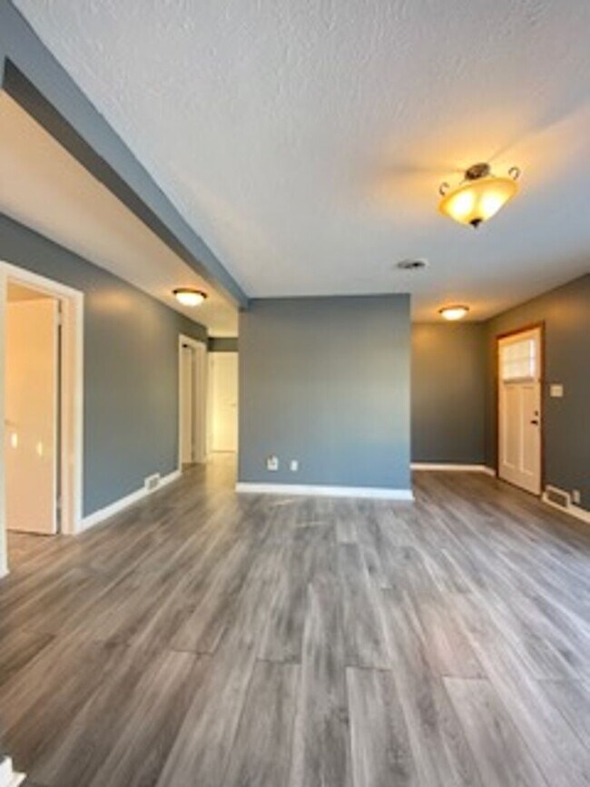 Foto del edificio - 2 Bedroom 1 Bathroom Home in Northwest Elk...