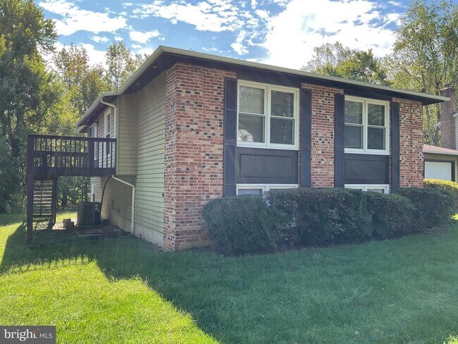 Building Photo - 8904 Grass Valley Ct