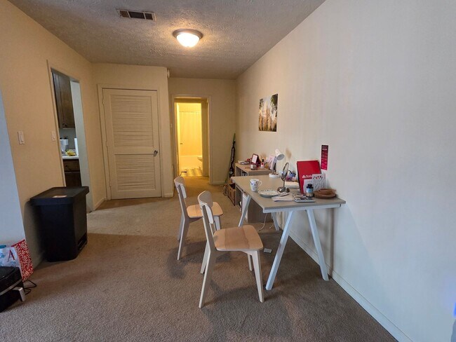 Foto del edificio - Campus View Apt-Walking Distance to UGA!