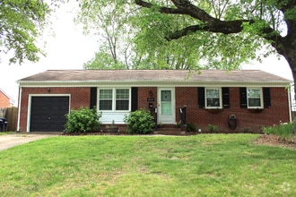 Building Photo - 334 Thalia Dr