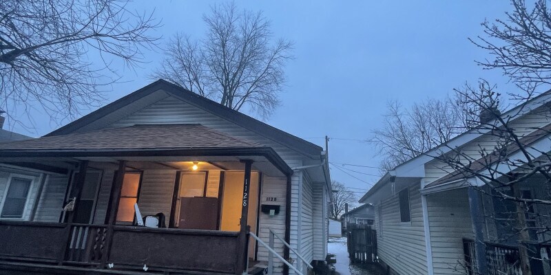 Primary Photo - 1128 Wade st / jre