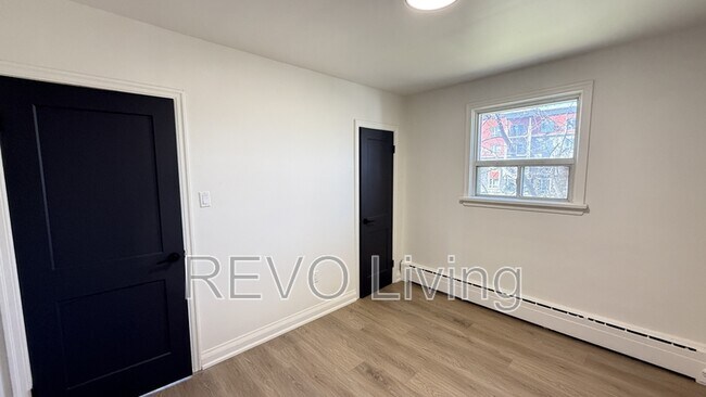 Photo du bâtiment - 6911 Barker St