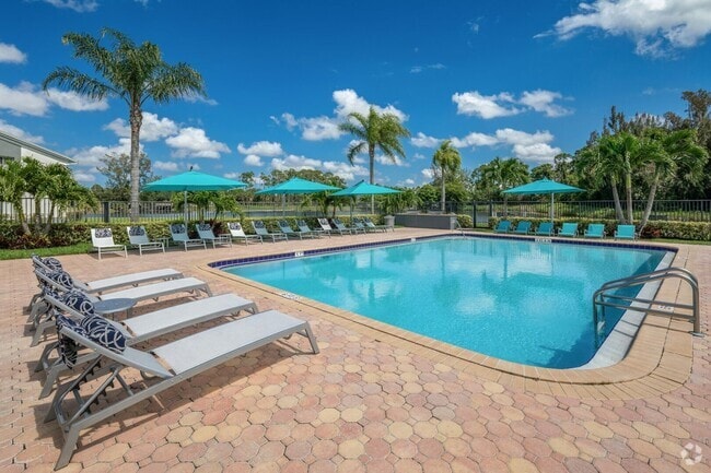 Building Photo - Rosemont Royal Palm