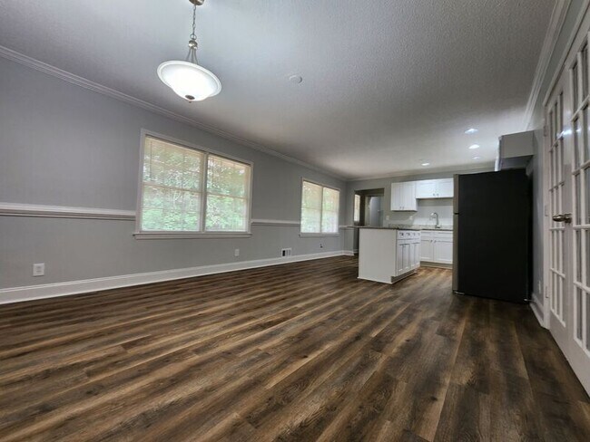 Building Photo - 1137 Valerie Woods Dr