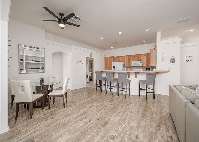 Foto del edificio - 2459 N Ridge Ave