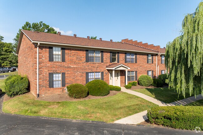 Foto del edificio - Cove Lake Village Apartments