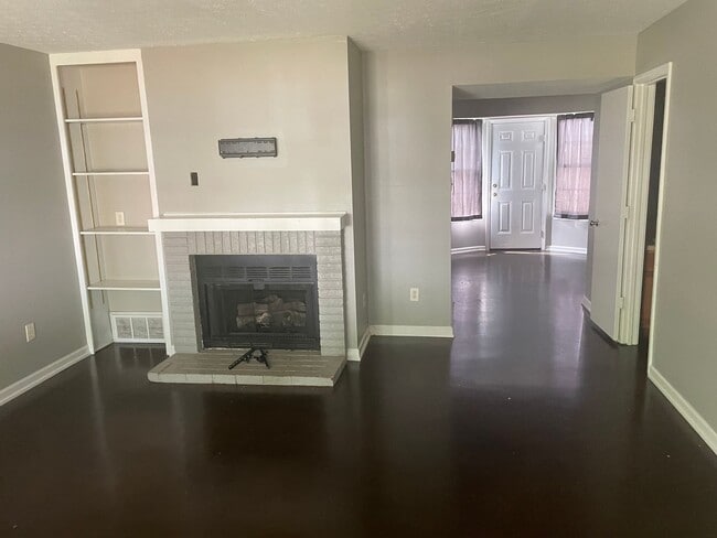 Building Photo - 122 Pebble Ct